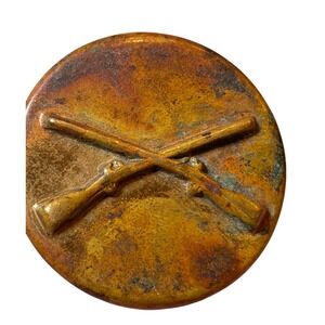 WWII US Army Infantry Collar Disk Crossed Long Arm Rifles Prong Keeper READ